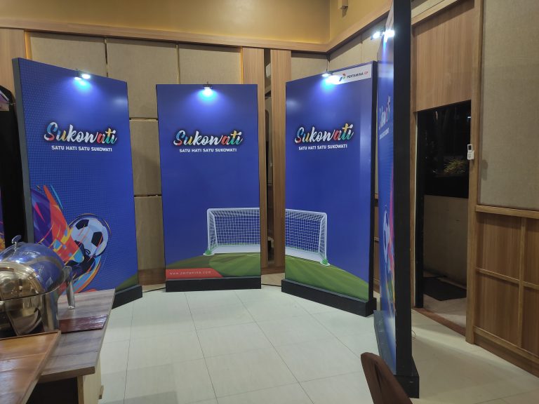 Sewa Photobooth 360 di Solo | Backdrop Solo